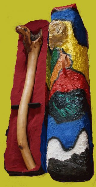 Didgeridookoffer (Auftragsarbeit)\nverschiedene Materialien\nBemalung Acryl